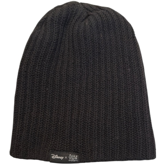 𝐃𝐈𝐒𝐍𝐄𝐘 𝐱 𝐋𝐎𝐕𝐄 𝐘𝐎𝐔𝐑 𝐌𝐄𝐋𝐎𝐍- Iowa Hawkeyes Beanie - Black - Picture 3 of 7